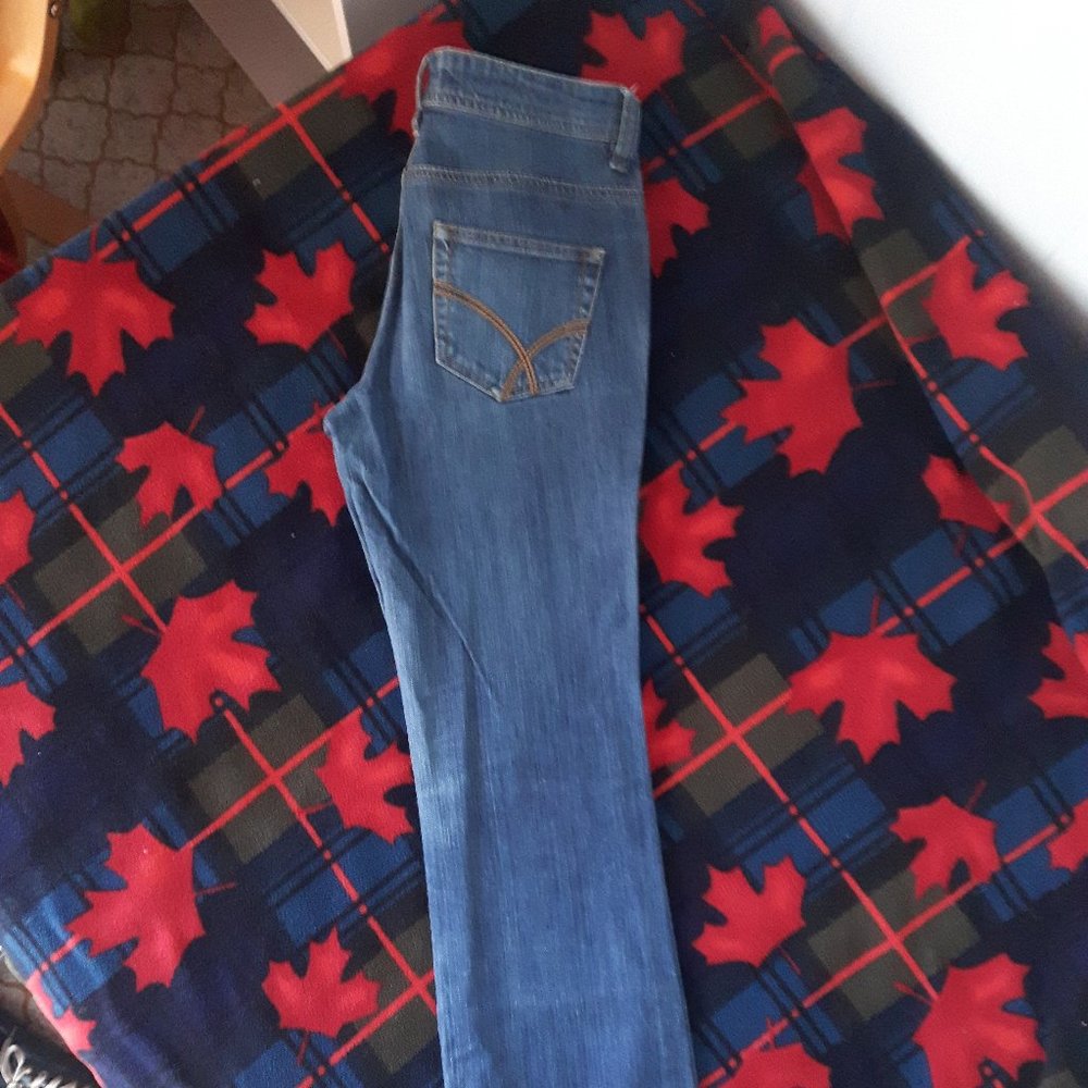 🌸 3 for $20 🌸 Medium Wash Bootcut Jeans - Picture 4 of 7